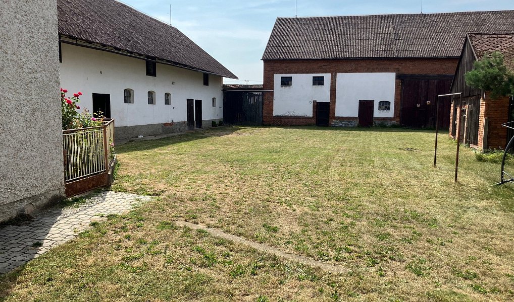 Prodej domu 220 m² s pozemkem 1 910 m², Uničov – náhled fotky 3