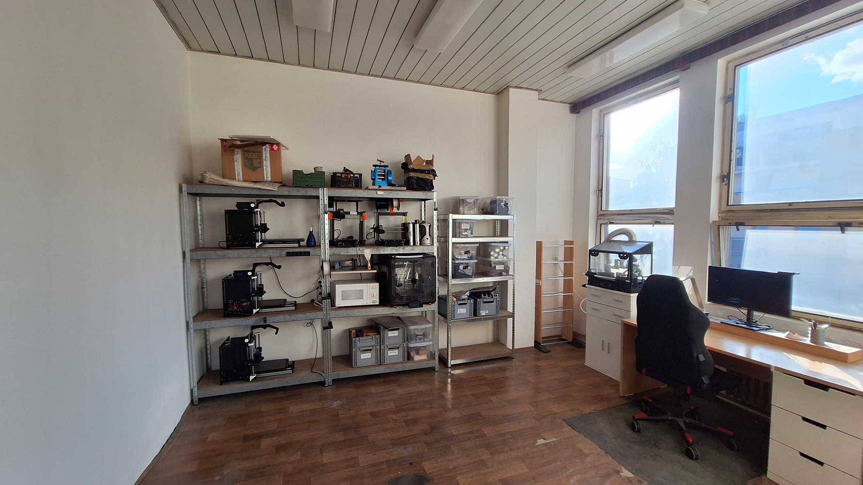 Pronájem kanceláře 21,80 m² Kladno – pohled 2