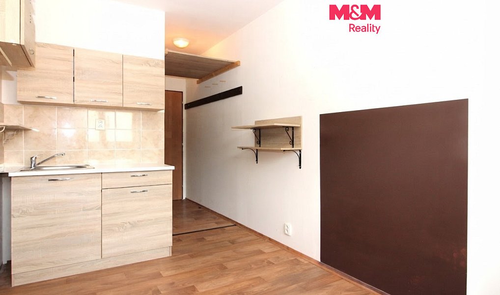 Pronájem garáže, 12 m², Česká Lípa, Nový Bor
