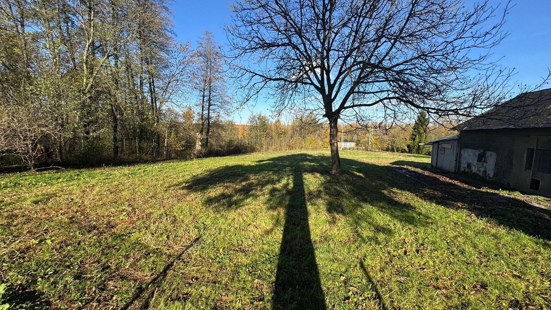 Prodej komerčního pozemku 1 241 m² – pohled 5