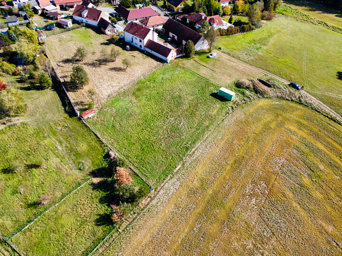 Prodej stavebního pozemku 2 003 m² – fotografie 5