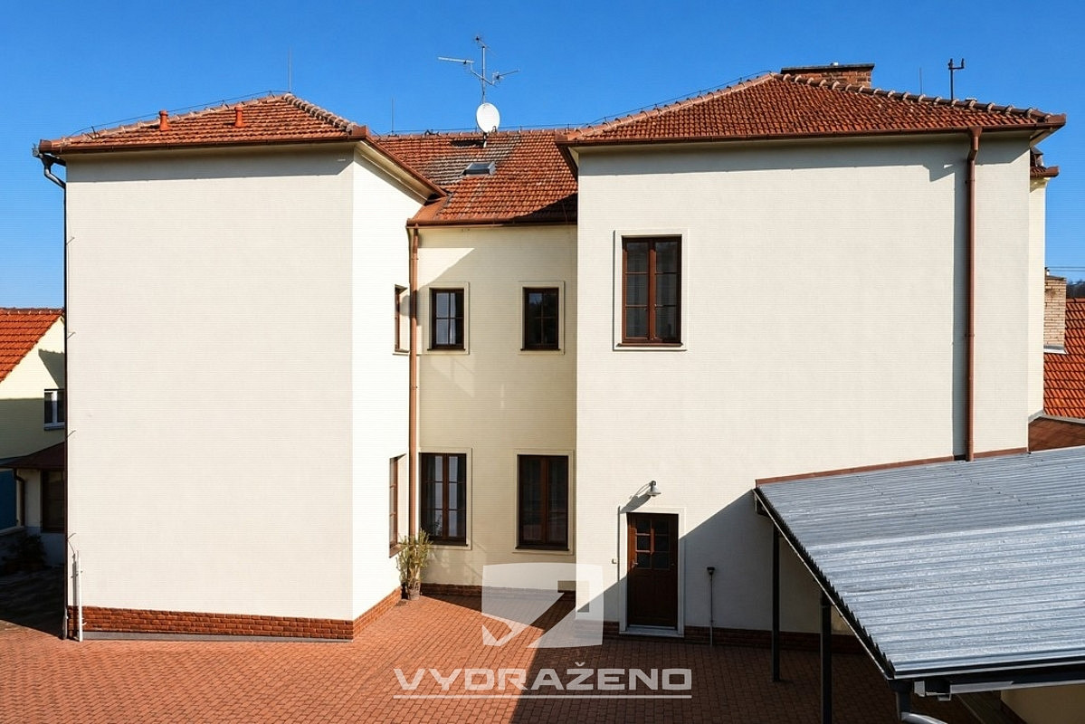 Prodej domu 400 m² s pozemkem 1 130 m² — photo 2