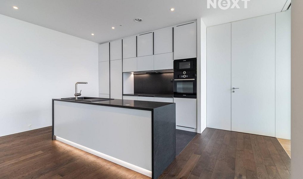 Pronájem bytu 4+kk 142 m², Praha – náhled fotky 3