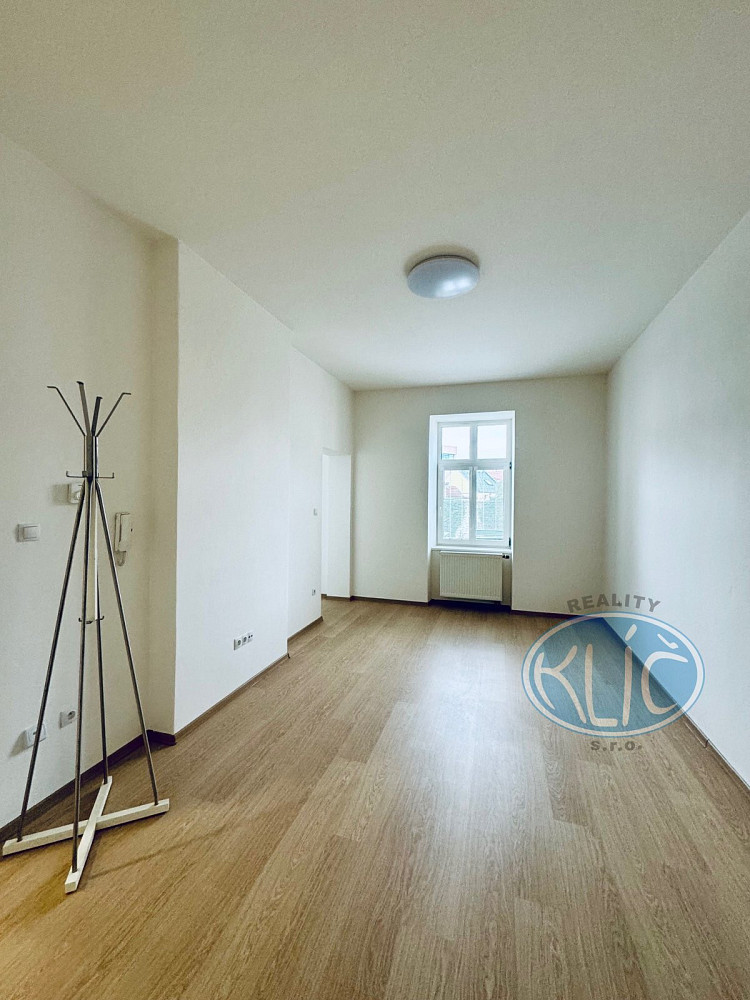 Pronájem bytu 2+kk 60 m² – fotografie 3