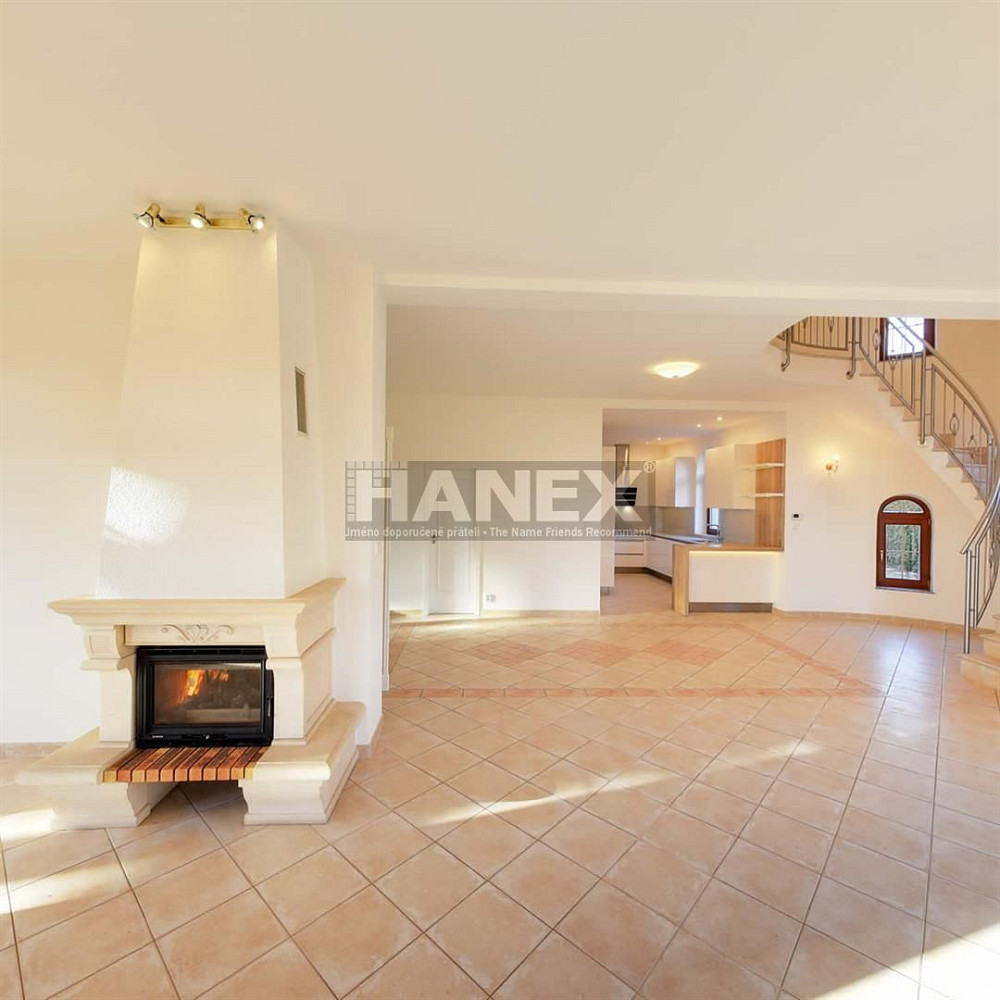 Pronájem domu 243 m² s pozemkem 540 m² – pohled 3