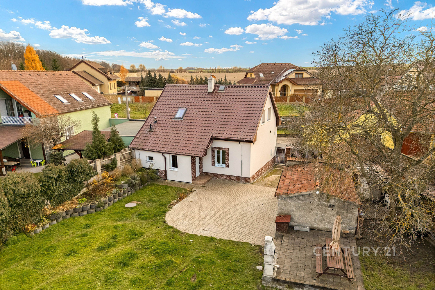 Prodej domu 142 m² s pozemkem 949 m² – fotografie 3