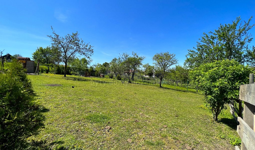 Prodej zahrady 744 m², Roštín – náhled fotky 2