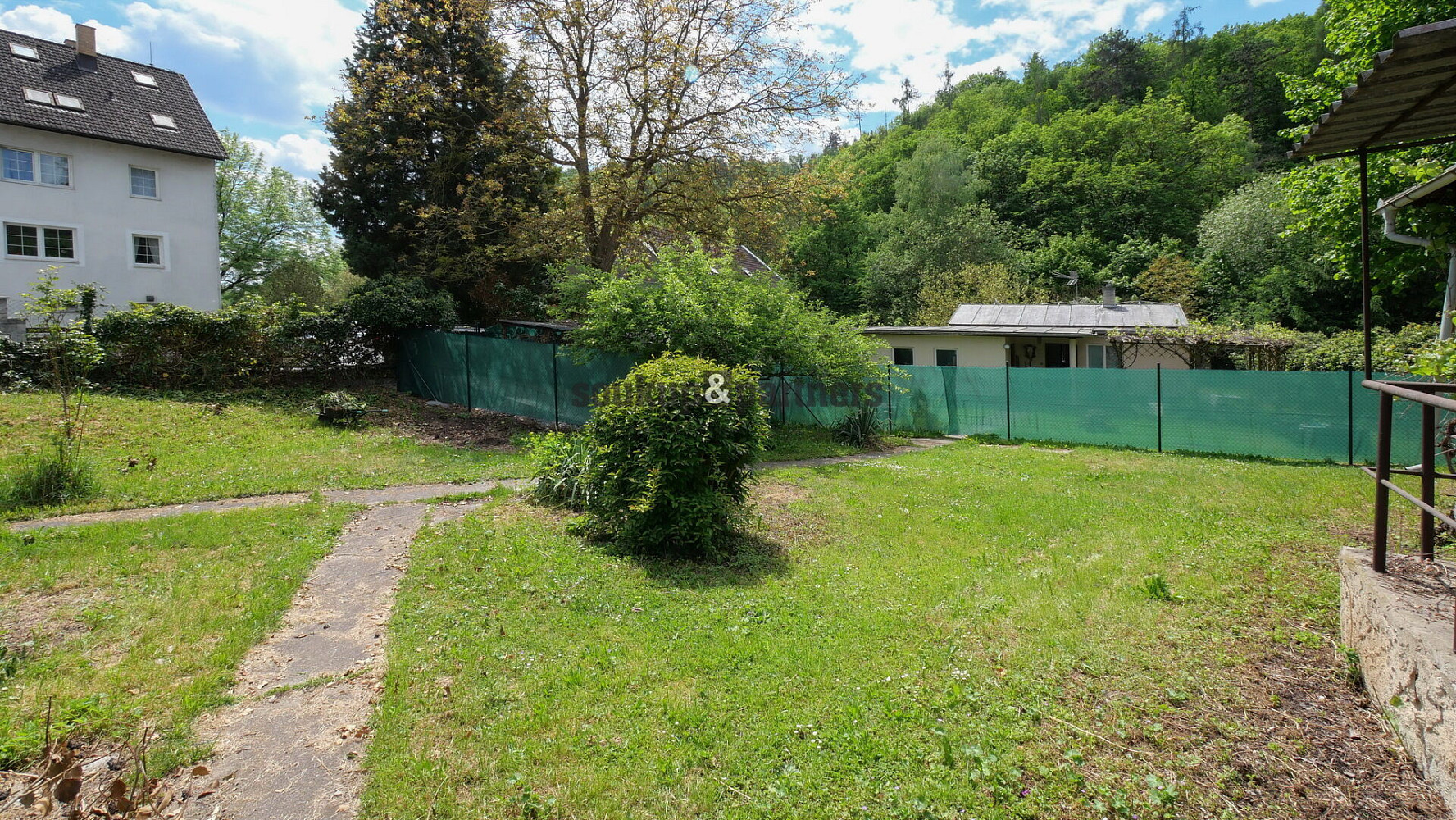 Prodej stavebního pozemku 486 m² – další
