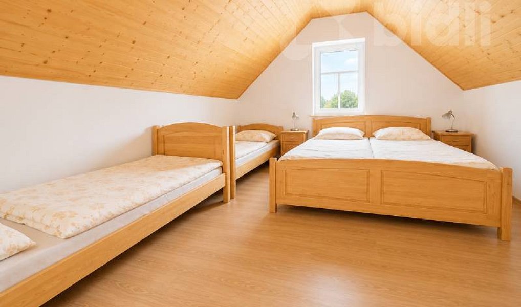 Prodej ubytovacího objektu 600 m², Stožec – náhled fotky 10