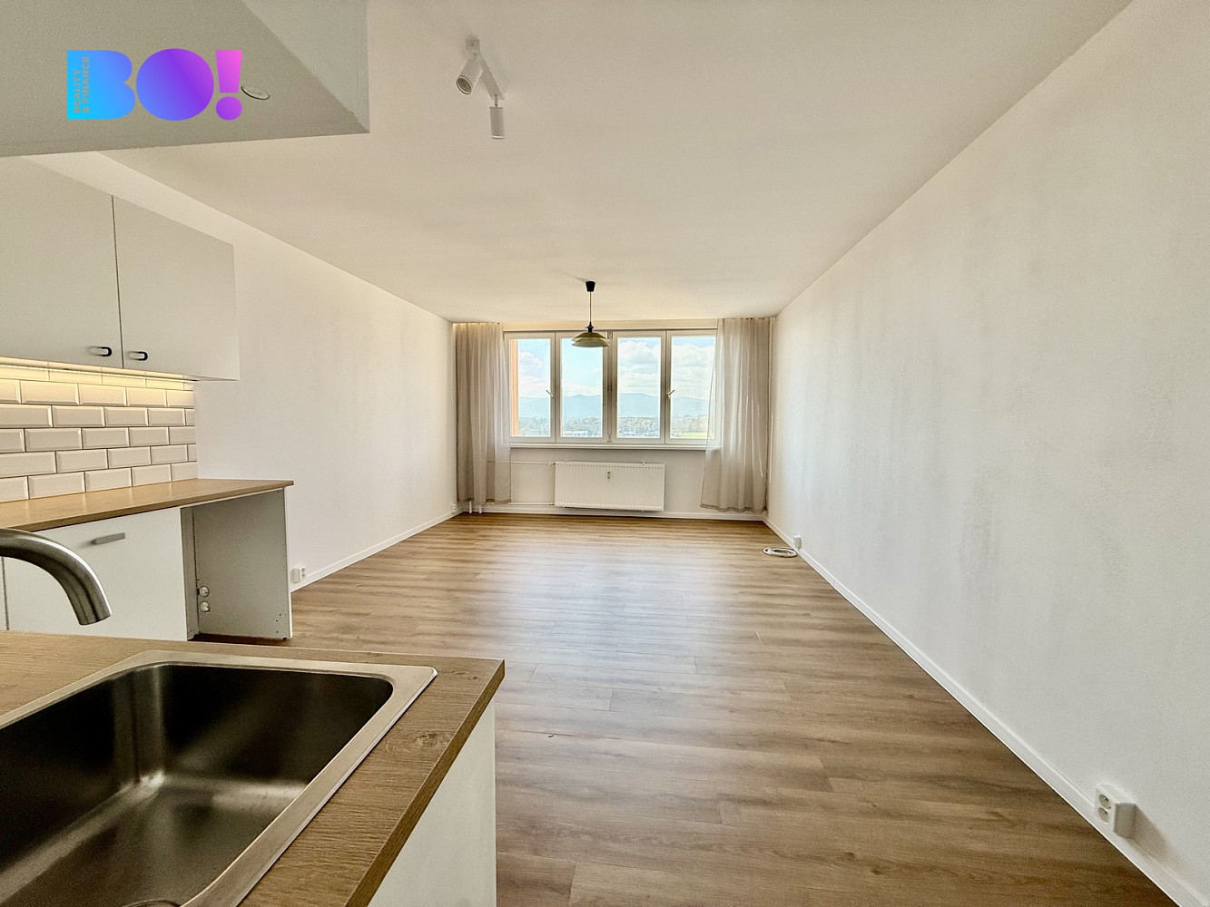 Pronájem bytu 1+kk 34 m² – fotografie 3
