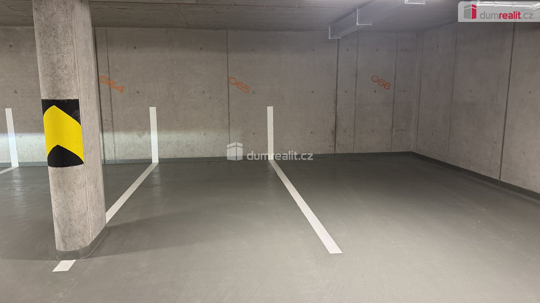 Garážové stání vč. el. přípojky pro el. auta p-5 u komína 369 — photo 4
