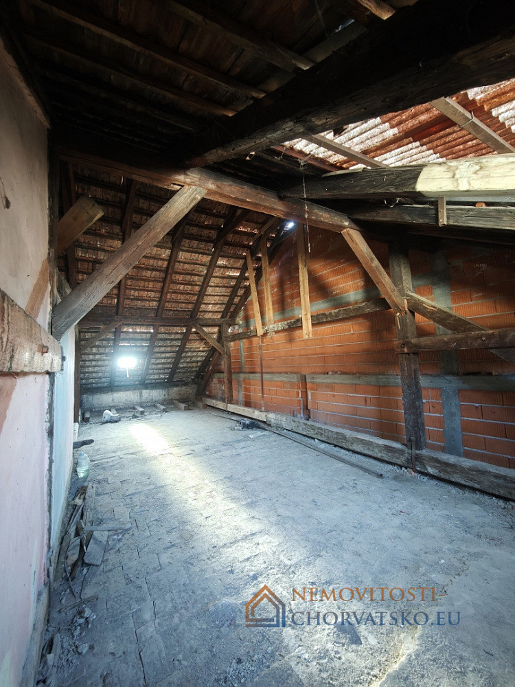 Prodej bytu 2+kk 80 m² - Więcej