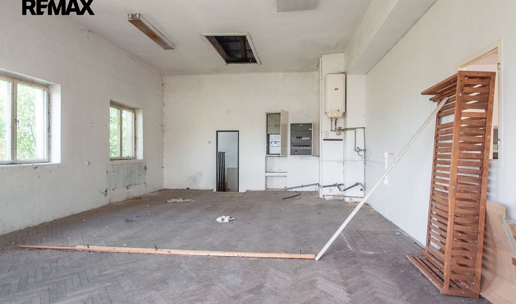 Pronájem skladovacích prostor 325 m², Bor – náhled fotky 12