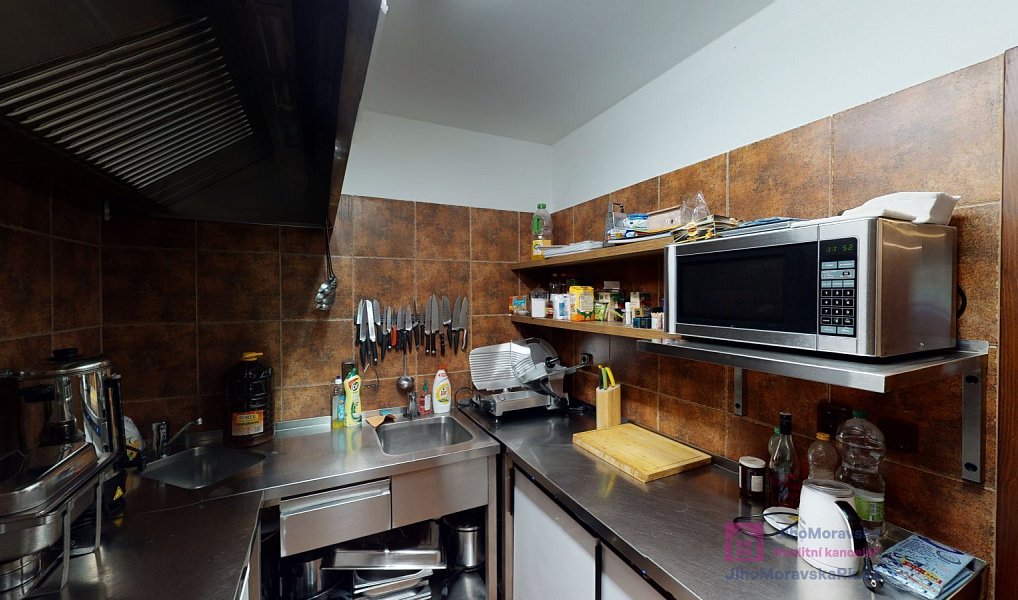 Prodej ubytovacího objektu 664 m², Bulhary – náhled fotky 30