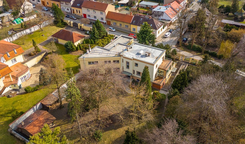 Prodej domu 675 m² s pozemkem 2 791 m², Čelákovice – náhled fotky 2