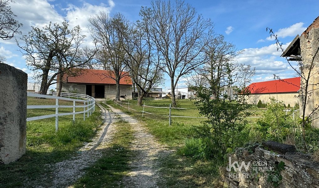 Prodej domu 105 m² s pozemkem 293 m², Chrášťany – náhled fotky 22