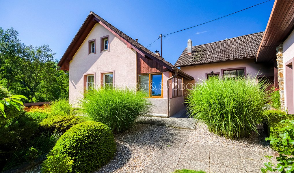 Prodej domu 257 m² s pozemkem 4 348 m², Ledečko – náhled fotky 2