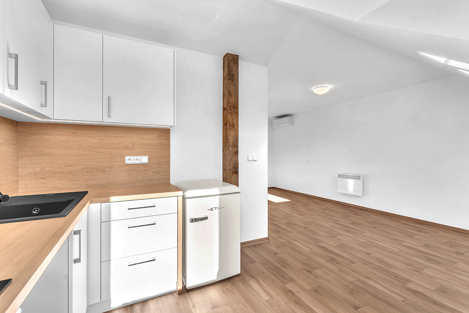 Pronájem bytu 2+kk 44 m² – fotografie 4