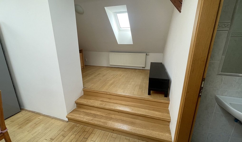 Prodej bytu 3+1 93 m², Praha – náhled fotky 8