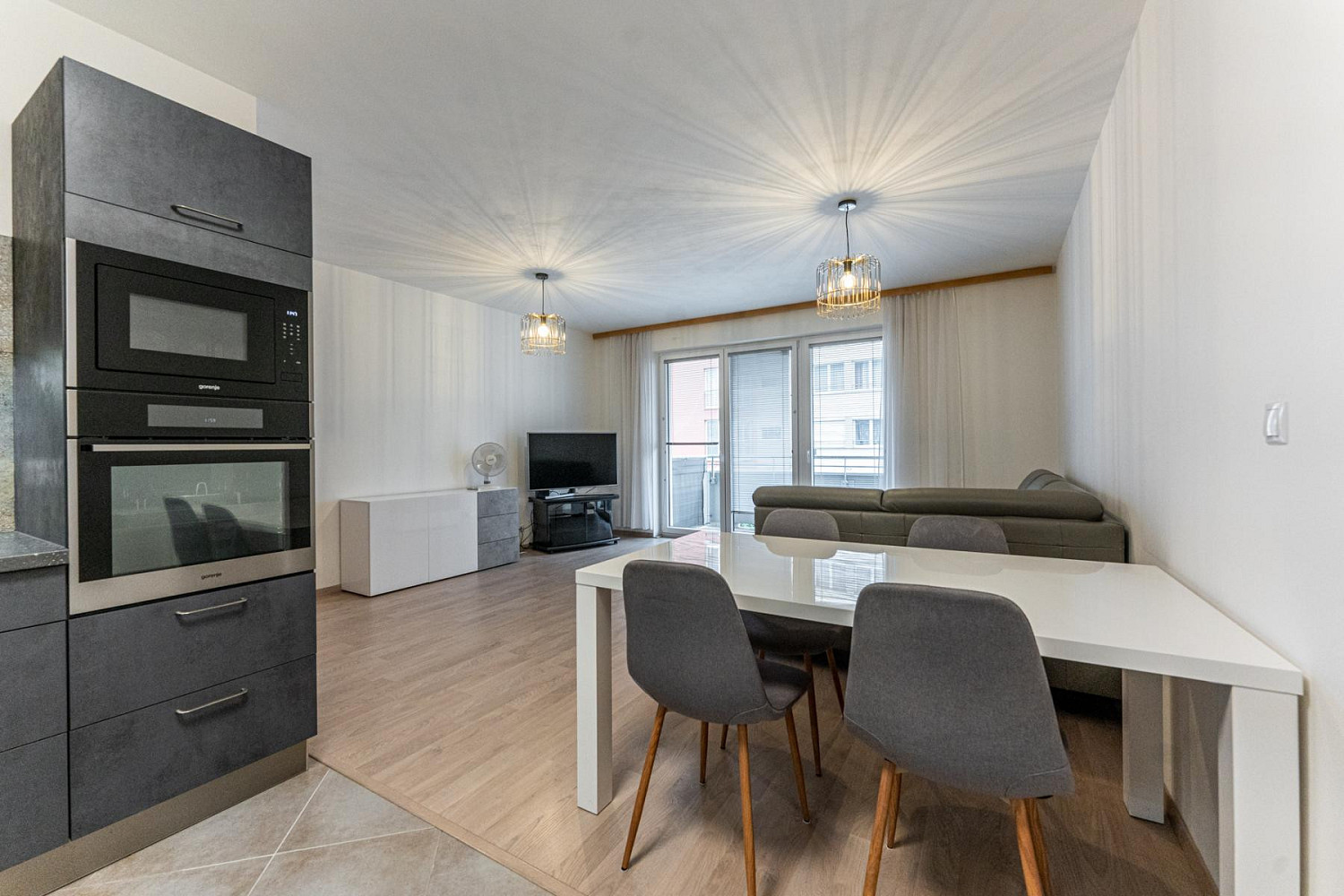 Pronájem bytu 3+kk 78 m² – pohled 2