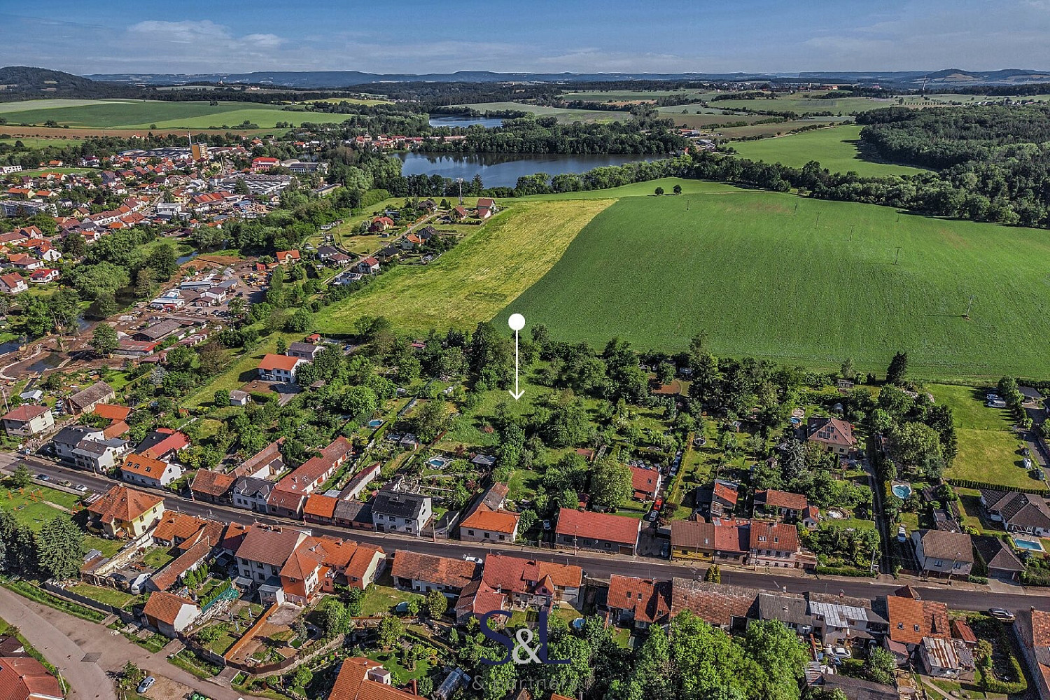 Prodej stavebního pozemku 2 125 m² – fotografie 2