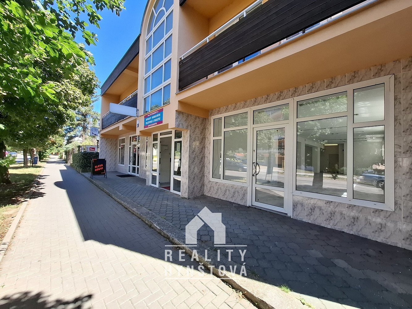 Pronájem obchodních prostor 136 m² – fotografie 4