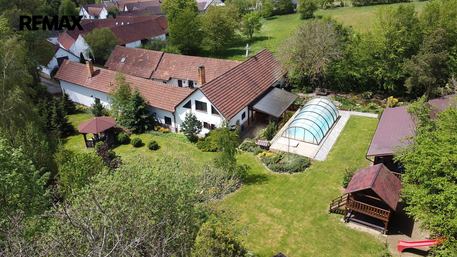 Prodej domu 474 m² s pozemkem 2 930 m² – fotografie 2