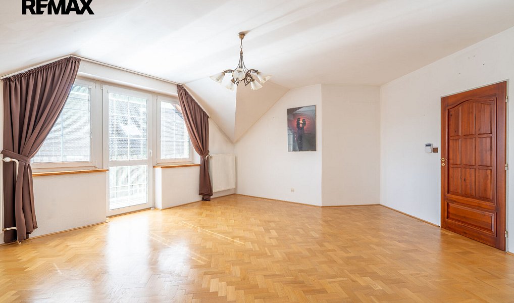 Prodej domu 290 m² s pozemkem 593 m², Mladá Boleslav – náhled fotky 2