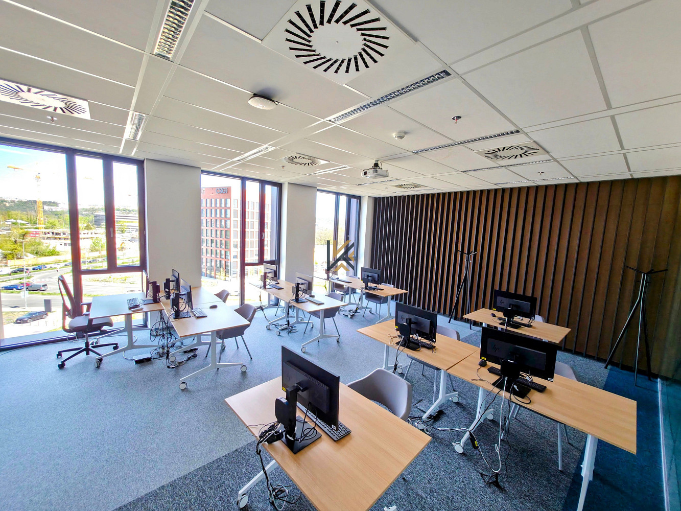 Pronájem kanceláře 564 m² – fotografie 2