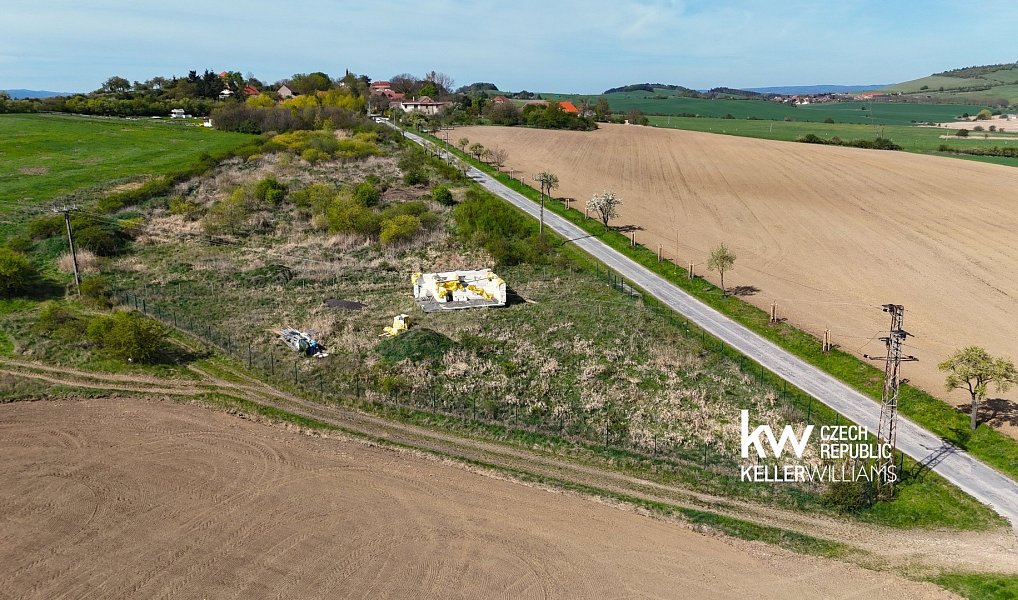 Prodej zahrady 1 652 m², Suchomasty – náhled fotky 16