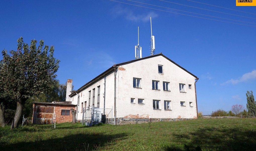 Prodej výrobních prostor 3 983 m², Moravec – náhled fotky 10