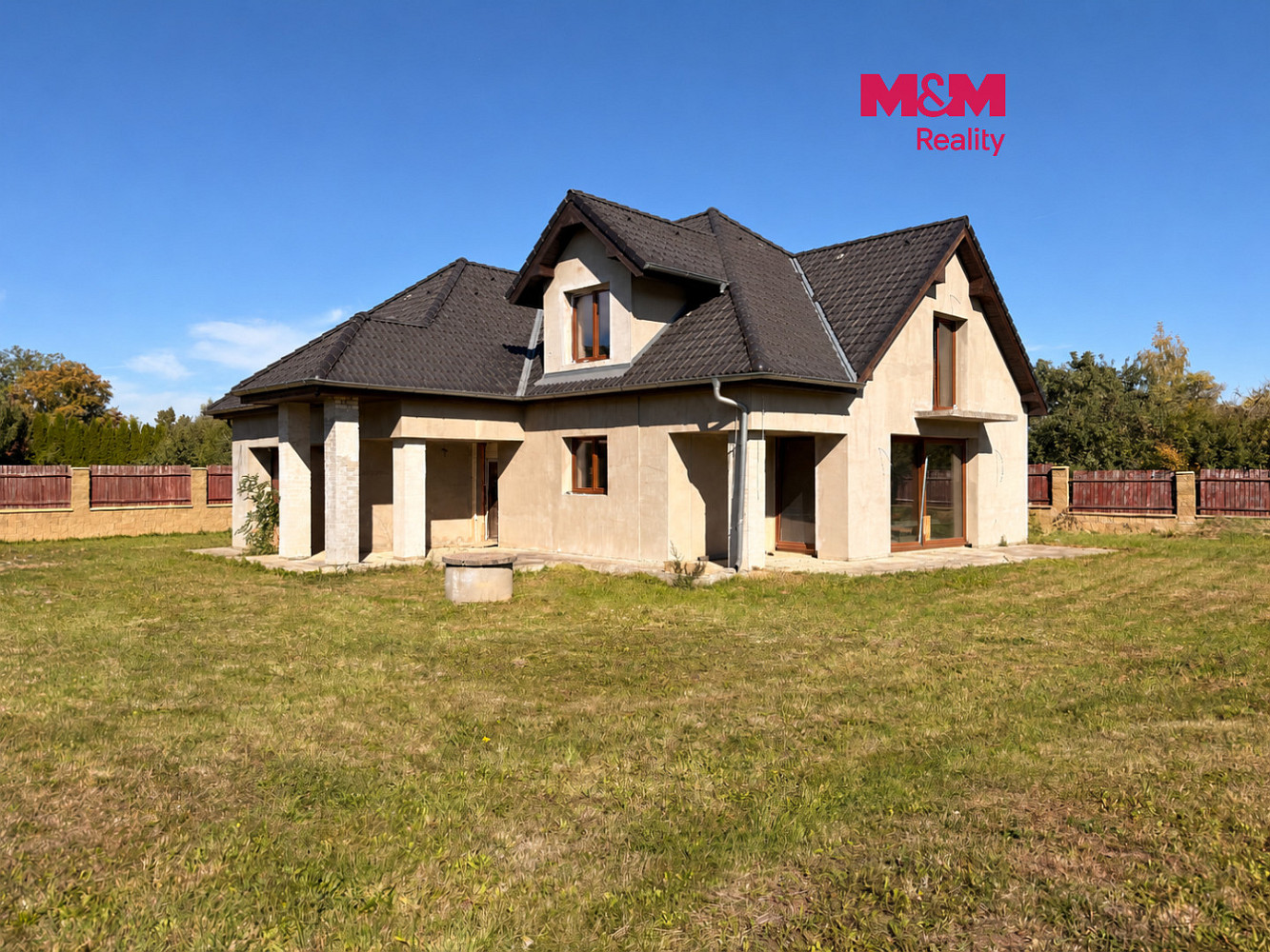 Prodej domu 253 m² s pozemkem 1 752 m²