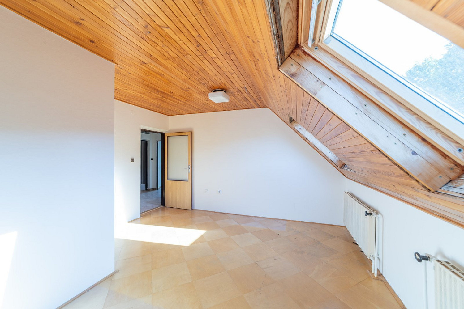 Prodej domu 333 m² s pozemkem 1 095 m² – pohled 5