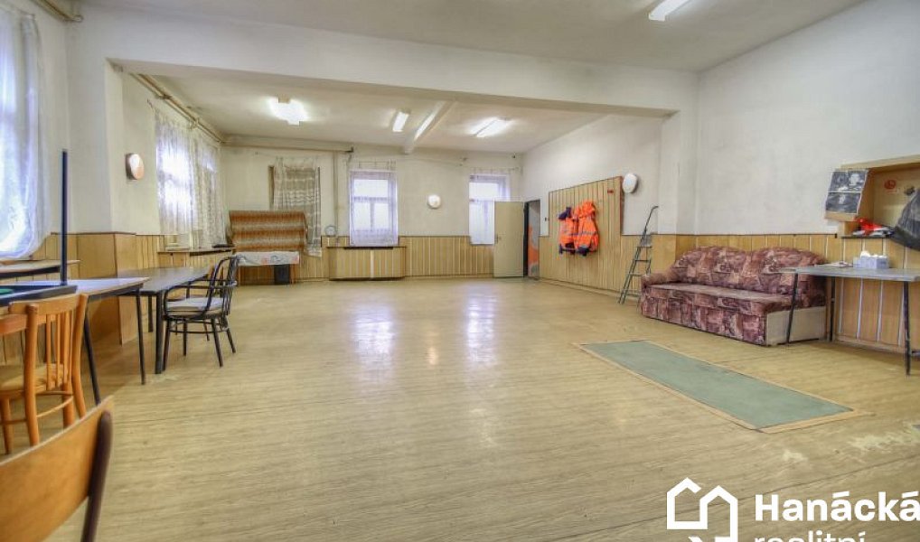 Prodej ubytovacího objektu 1 100 m², Moravský Beroun – náhled fotky 9