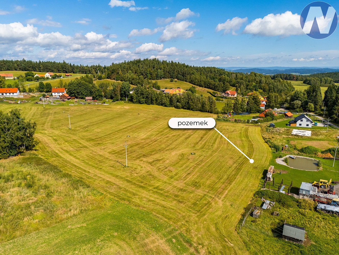 Prodej stavebního pozemku 2 943 m² – pohled 2