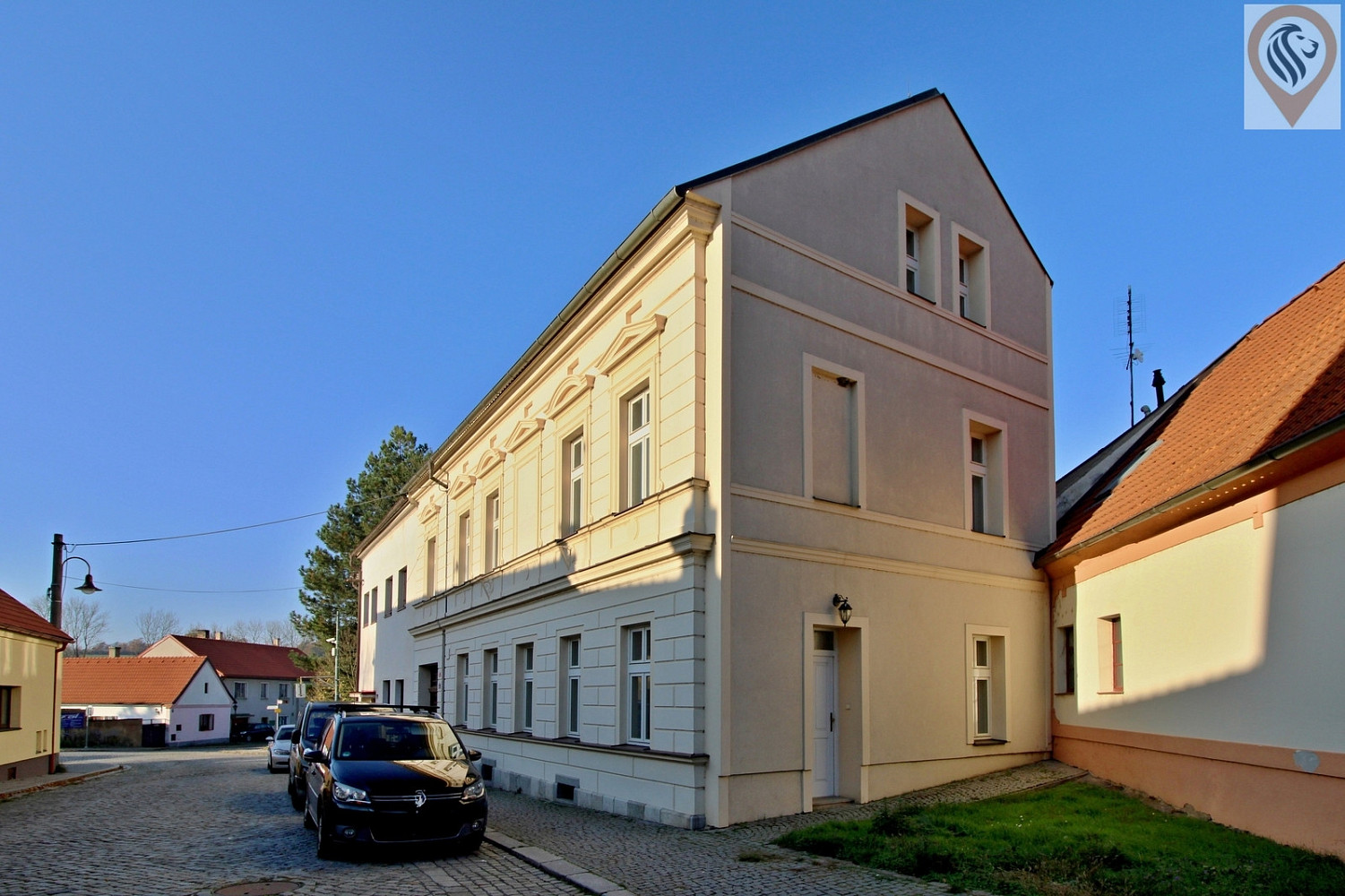 Prodej domu 300 m² s pozemkem 265 m² — photo 2