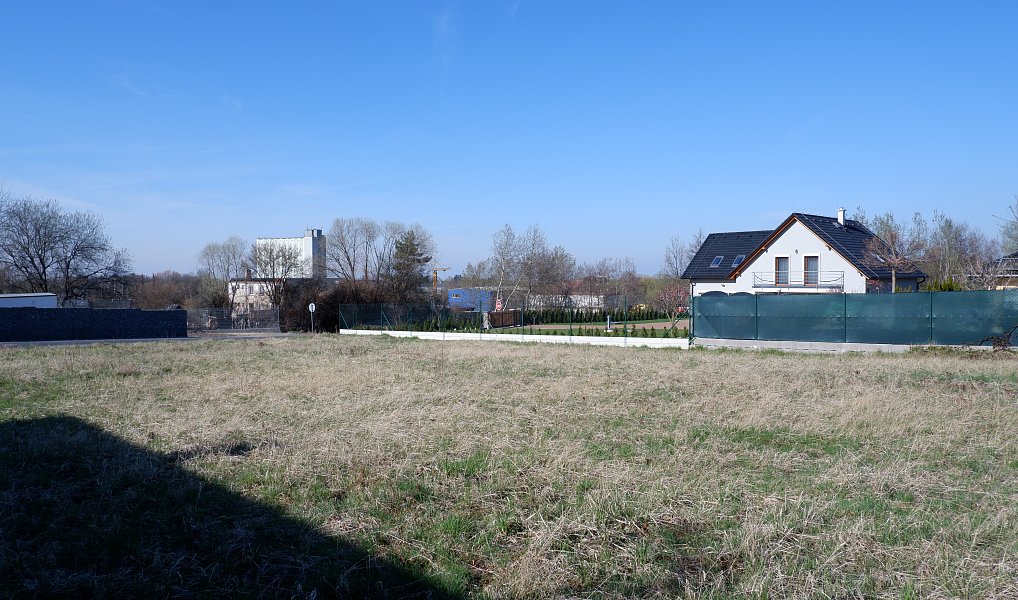 Prodej stavebního pozemku 1 300 m², Strančice – náhled fotky 3