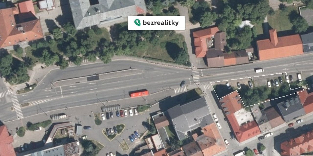 Prodej komerčního pozemku 757 m²