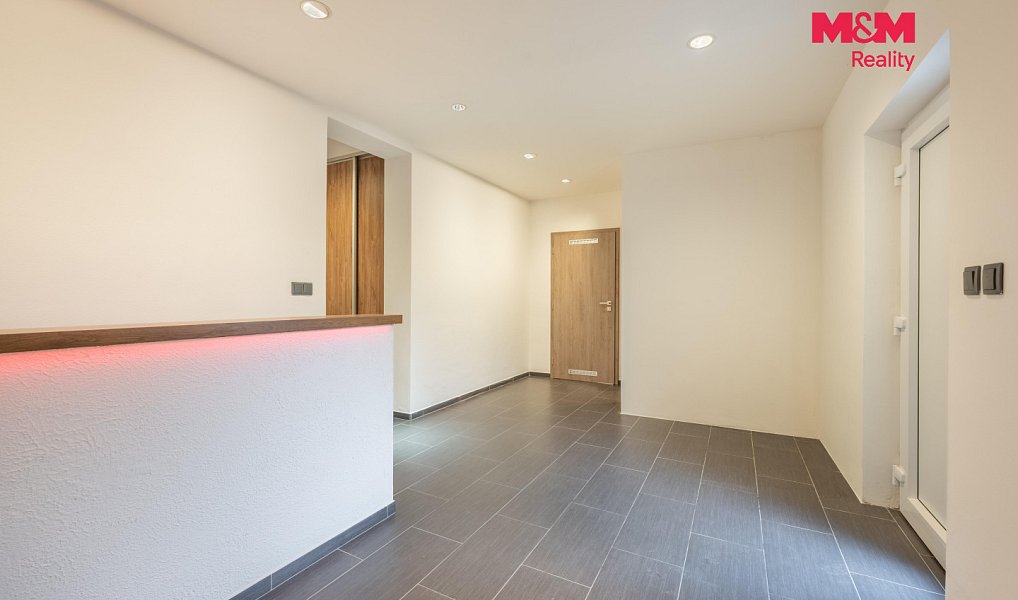 Prodej kanceláře 174 m², Slaný – náhled fotky 7
