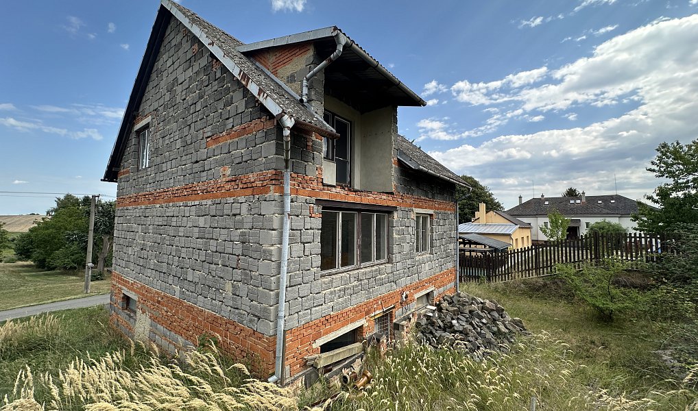 Prodej domu 257 m² s pozemkem 711 m², Bezuchov – náhled fotky 4