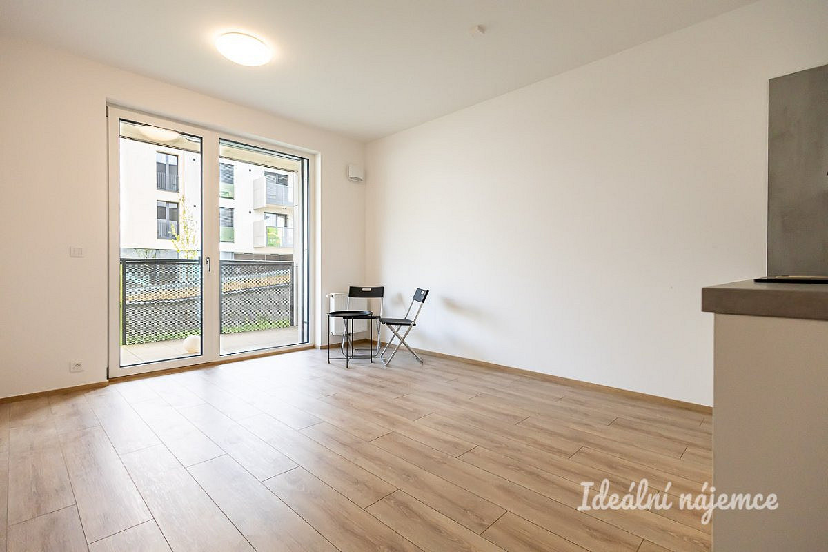 Pronájem bytu 2+kk 44 m² – fotografie 4