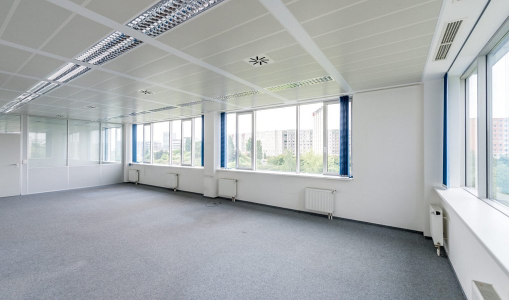 Pronájem kanceláře 243 m², Ořech – náhled fotky 9