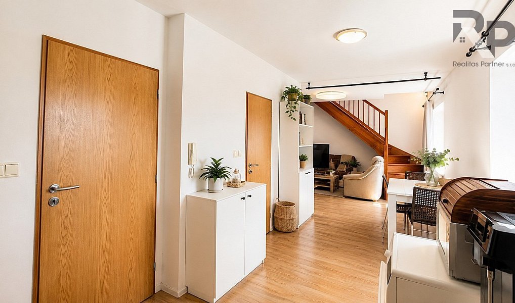 Prodej domu 319 m² s pozemkem 1 006 m², Dobronín – náhled fotky 23