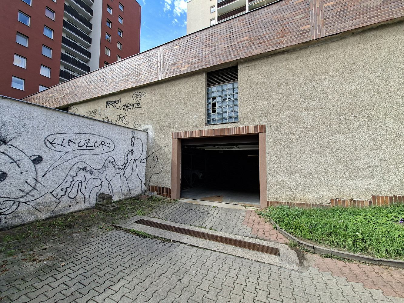 Pronájem garážového stání, 16m2 - ul. Ke Strašnické, Praha 10 – fotografie 3