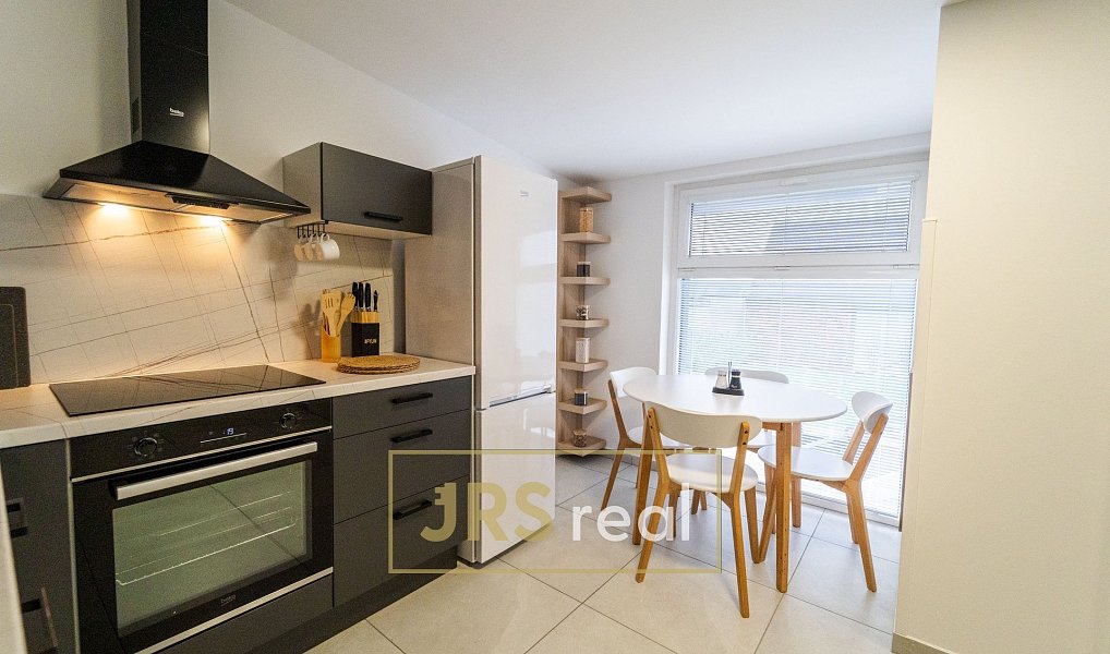 Prodej domu 220 m² s pozemkem 523 m², Dolní Němčí – náhled fotky 12