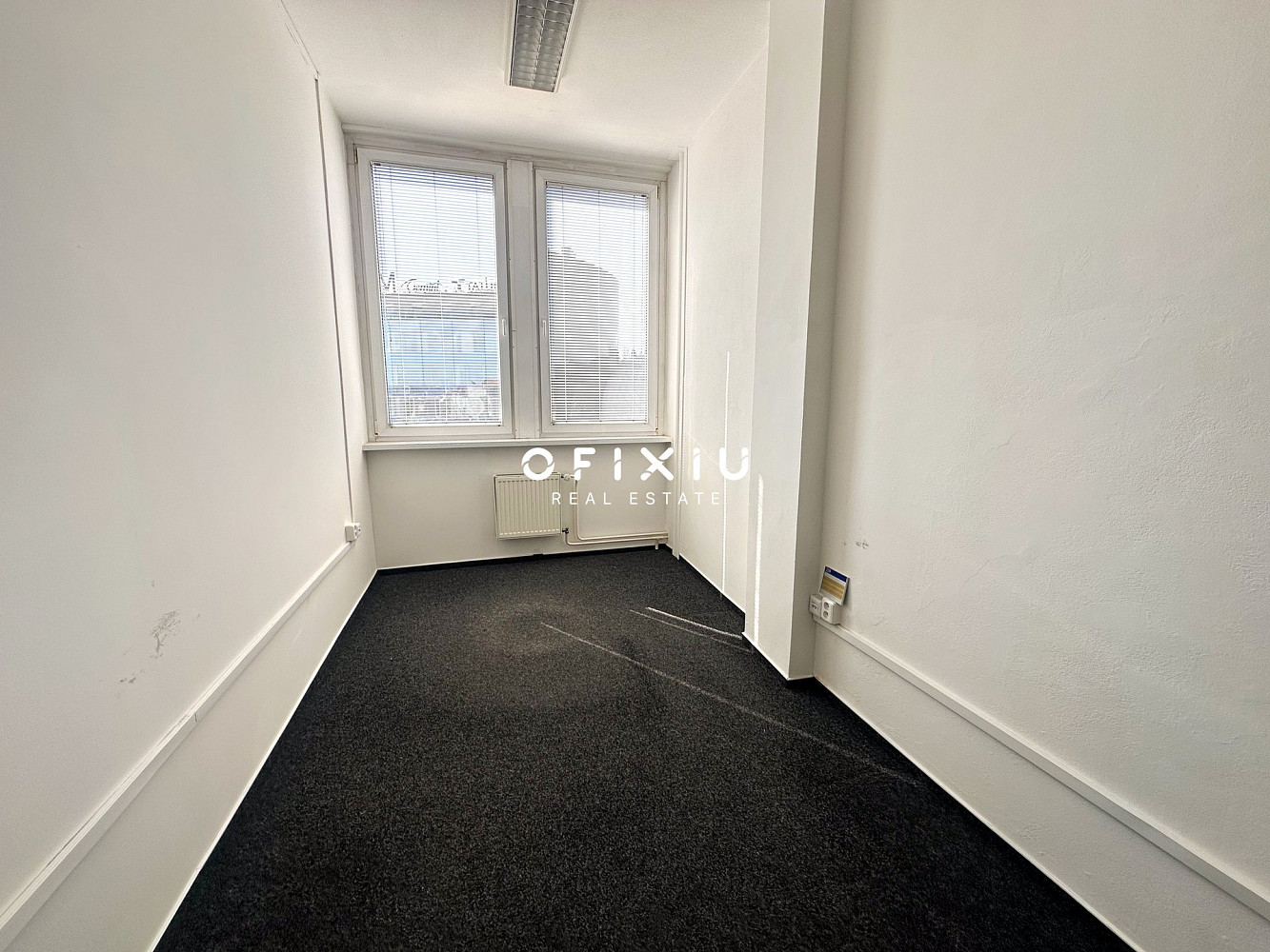 Pronájem kanceláře 45 m² – fotografie 2