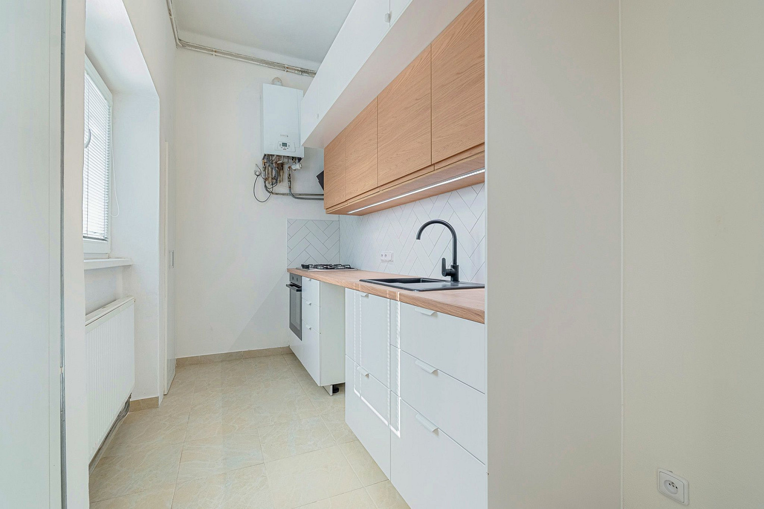 Pronájem bytu 2+1 48 m² – pohled 2