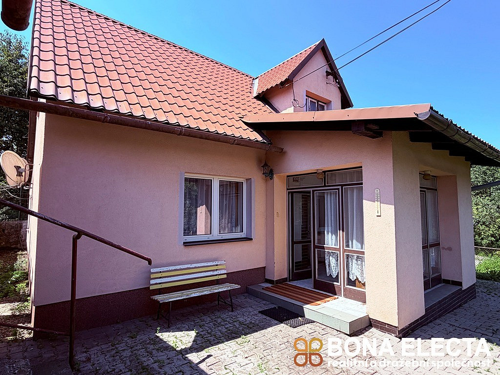 Prodej domu 130 m² s pozemkem 11 047 m² – fotografie 2