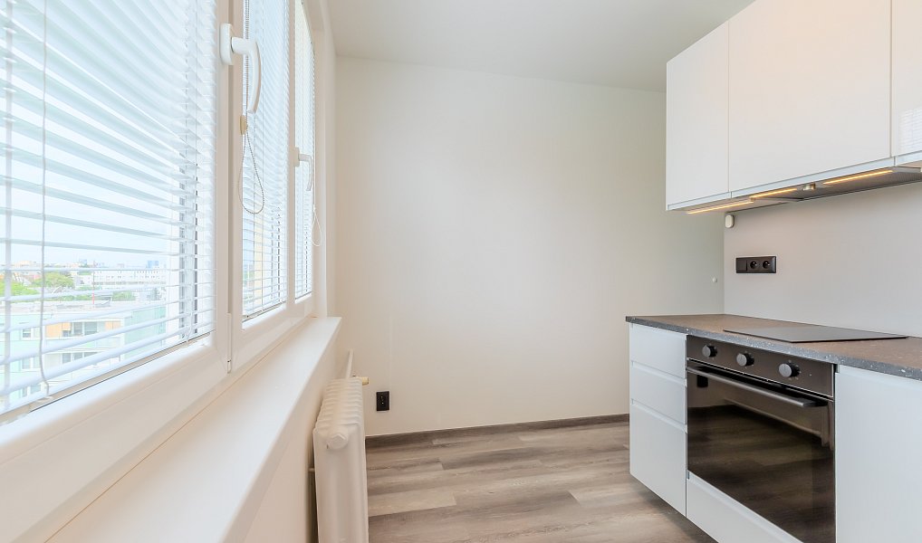 Prodej bytu 1+1 36 m², Praha – náhled fotky 3