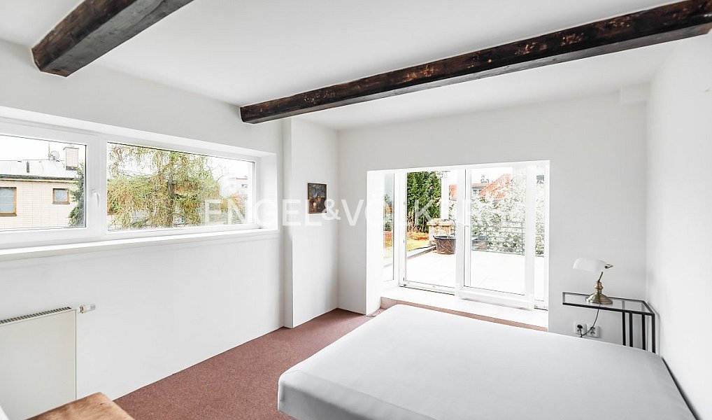 Pronájem domu 260 m² s pozemkem 629 m², Praha – náhled fotky 11